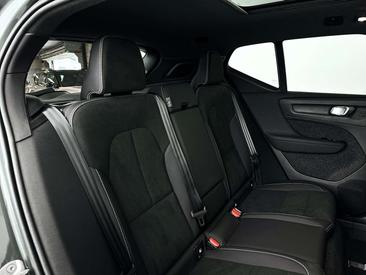 Volvo XC40 B4 Plus — photo 35