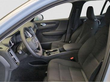 Volvo XC40 B3 Essential — photo 7