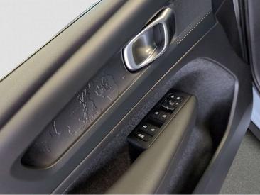 Volvo XC40 B3 Essential — photo 10