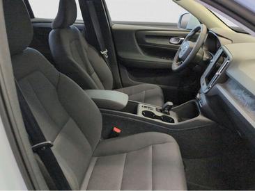 Volvo XC40 B3 Essential — photo 11