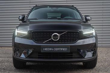 Volvo XC40 B4 Plus — photo 2