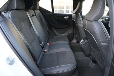 Volvo XC40 B4 Plus — photo 15