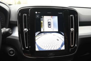 Volvo XC40 B4 Plus — photo 13