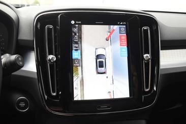 Volvo XC40 B4 Plus — photo 14