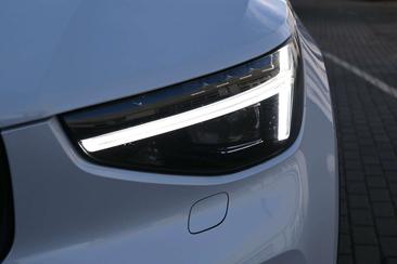 Volvo XC40 B4 Plus — photo 10