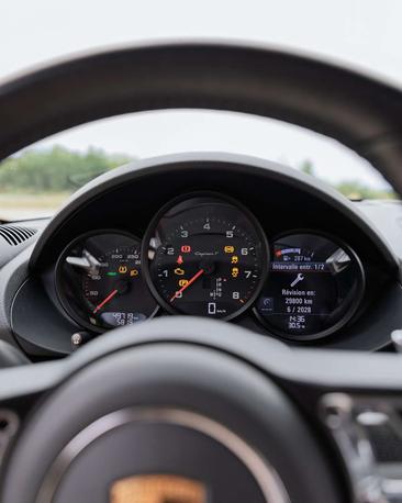 Porsche 718 Cayman T — photo 15