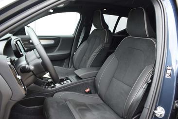 Volvo XC40 B4 Plus — photo 15