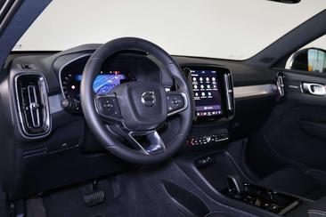 Volvo XC40 B4 Plus — photo 12
