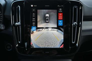 Volvo XC40 B4 Plus — photo 23
