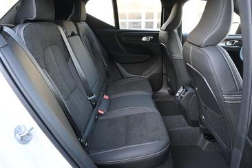 Volvo XC40 B4 Plus — photo 15