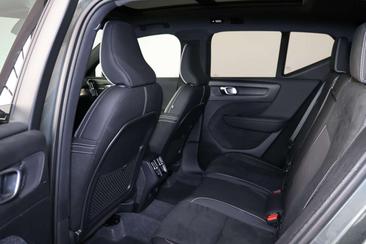 Volvo XC40 B4 Plus — photo 14