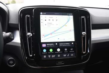 Volvo XC40 B4 Plus — photo 21