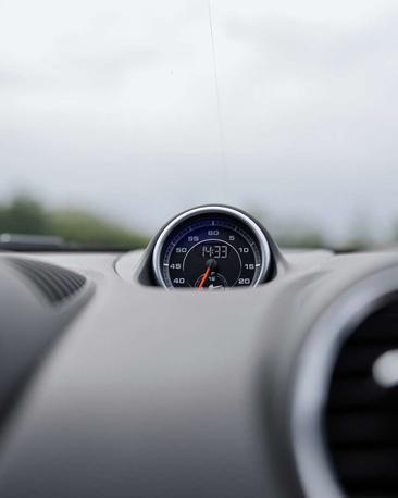Porsche 718 Cayman T — photo 21
