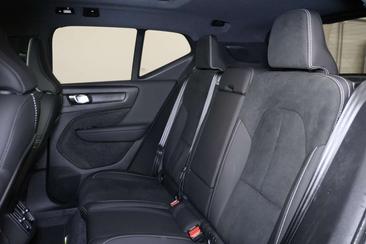 Volvo XC40 B4 Plus — photo 15