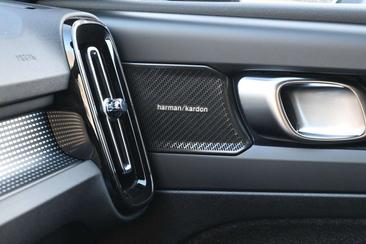Volvo XC40 B4 Plus — photo 26