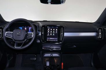 Volvo XC40 B4 Plus — photo 16
