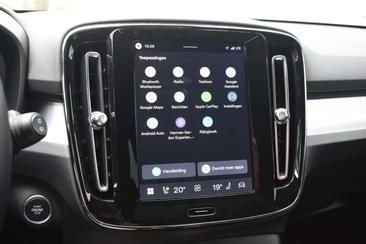 Volvo XC40 B4 Plus — photo 23