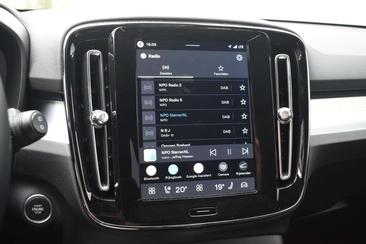 Volvo XC40 B4 Plus — photo 25