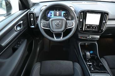 Volvo XC40 B4 Plus — photo 19