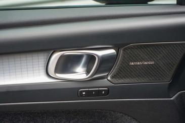 Volvo XC40 B4 Plus — photo 15