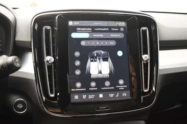 Volvo XC40 B4 Plus — photo 29