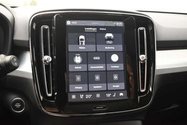 Volvo XC40 B4 Plus — photo 30