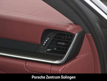 Porsche 992 I Carrera 4S — photo 21