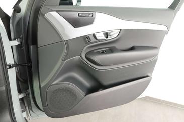 Volvo XC90 T8 Recharge Plus — photo 28