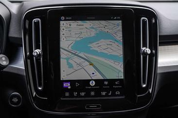 Volvo XC40 B4 Plus — photo 21