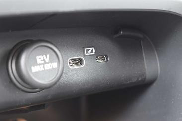 Volvo XC40 B4 Plus — photo 34