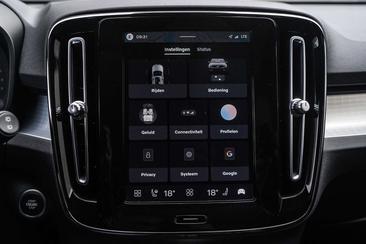 Volvo XC40 B4 Plus — photo 22