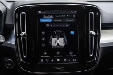 Volvo XC40 B4 Plus — photo 23