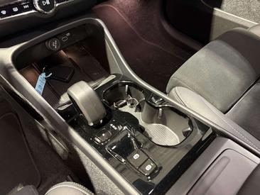 Volvo XC40 B4 Plus — photo 18