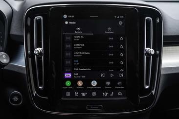 Volvo XC40 B4 Plus — photo 25