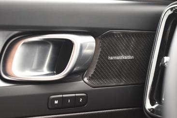 Volvo XC40 B4 Plus — photo 40