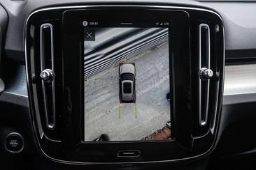 Volvo XC40 B4 Plus — photo 26