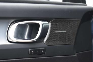 Volvo XC40 B4 Plus — photo 41