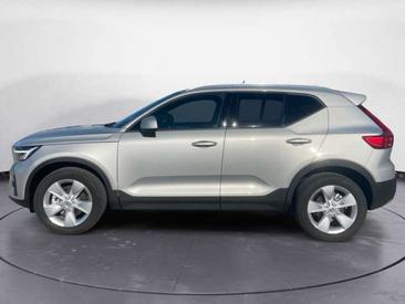 Volvo XC40 B3 Core — photo 2