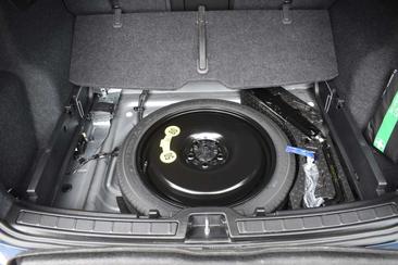 Volvo XC40 B4 Plus — photo 49