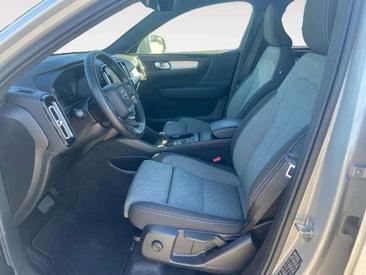 Volvo XC40 B3 Core — photo 9