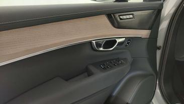 Volvo XC90 T8 Recharge Plus — photo 12