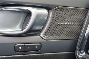Volvo XC40 B4 Plus — photo 11