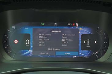 Volvo XC40 B4 Plus — photo 12