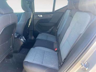 Volvo XC40 B3 Core — photo 13