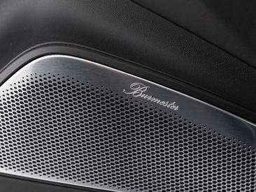 Porsche Macan Turbo — photo 15
