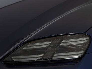 Porsche Macan Turbo — photo 20