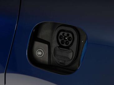 Porsche Macan Turbo — photo 23