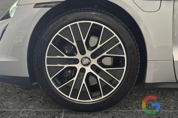 Porsche Taycan — photo 6