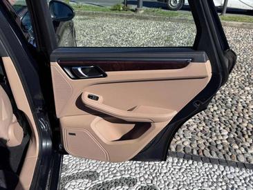 Porsche Macan GTS — photo 14