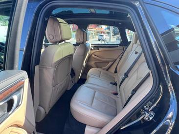 Porsche Macan GTS — photo 16